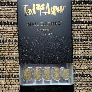 Red Aspen 24 Kay- Gold Nail Dashes